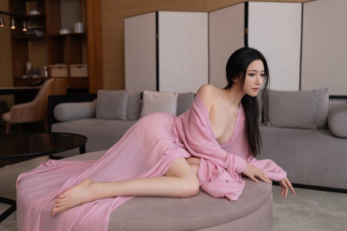 鱼子酱《月影纱》写真