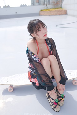 韩国网红美女模特姜仁卿