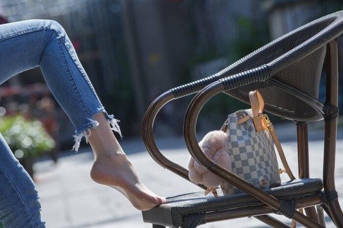 Sia不吃鱼-牛仔裤女孩