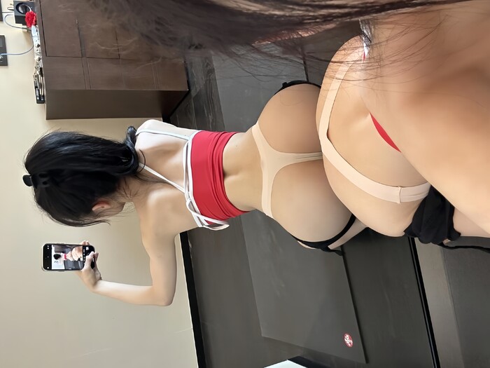 黎允熙-红色