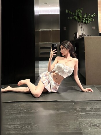 黎允熙-美腿玉足